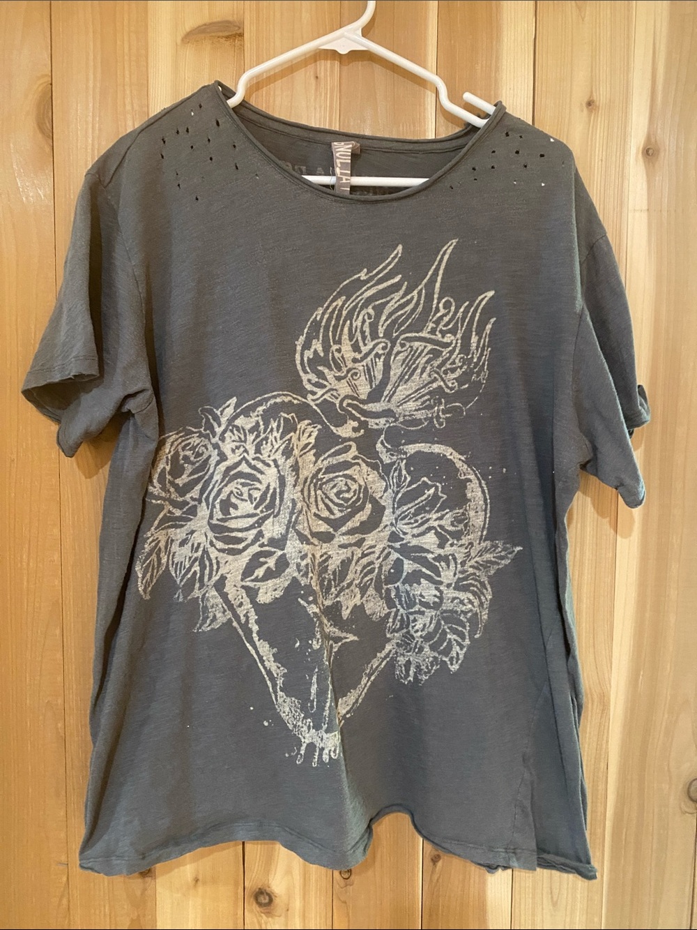 Magnolia Pearl Charcoal Short-Sleeve Tee with Cream Rose & Skull Heart Graphic